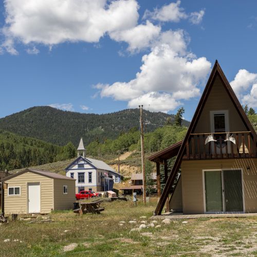 An A-frame cabin in Pitkin, Colorado