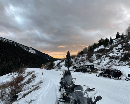 action-adventures-snowmobiling-crested-butte