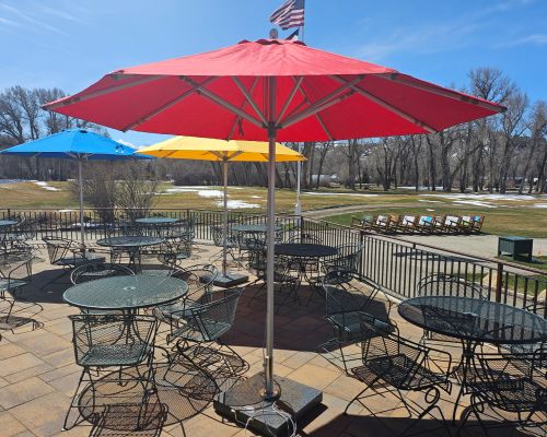 dos-rios-bar-and-grill-patio-gunnison