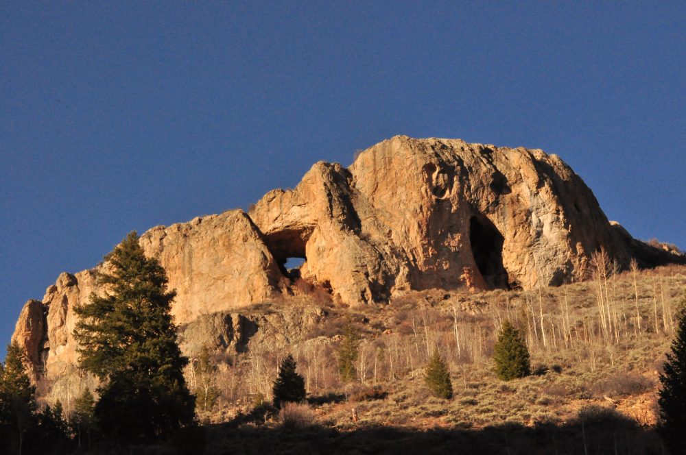 the caves in cement creek