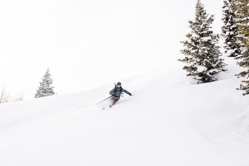 crested butte mountain resort skiing