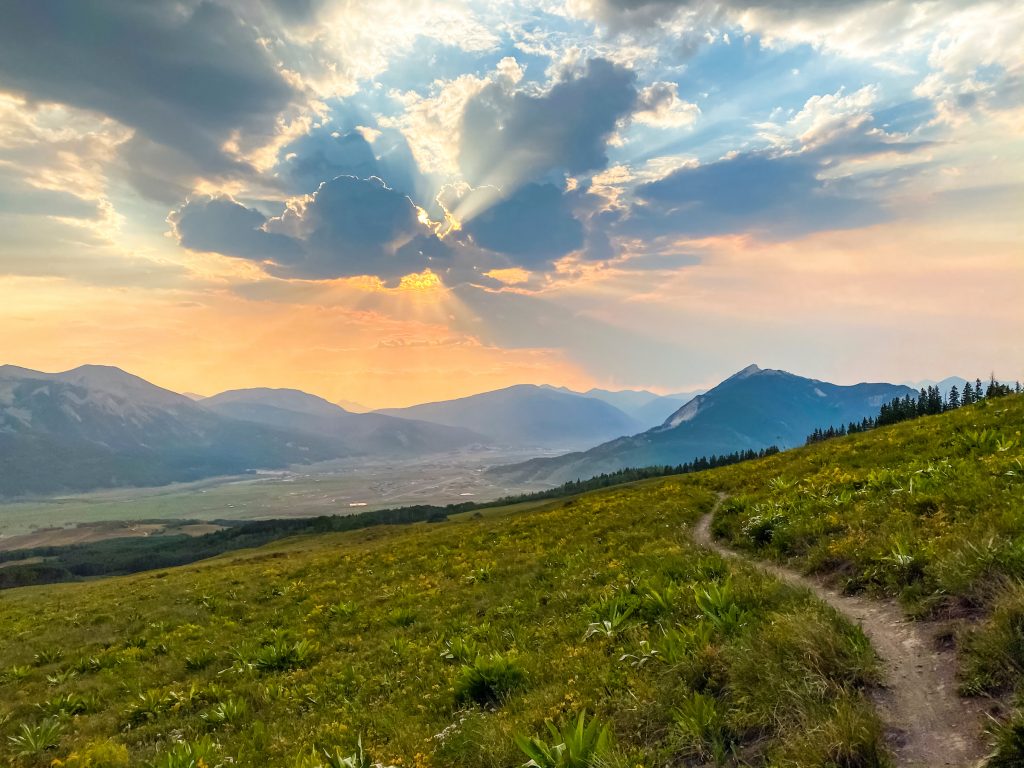 sunset-smoke-crested-butte-mountain-biking-trail-colorado